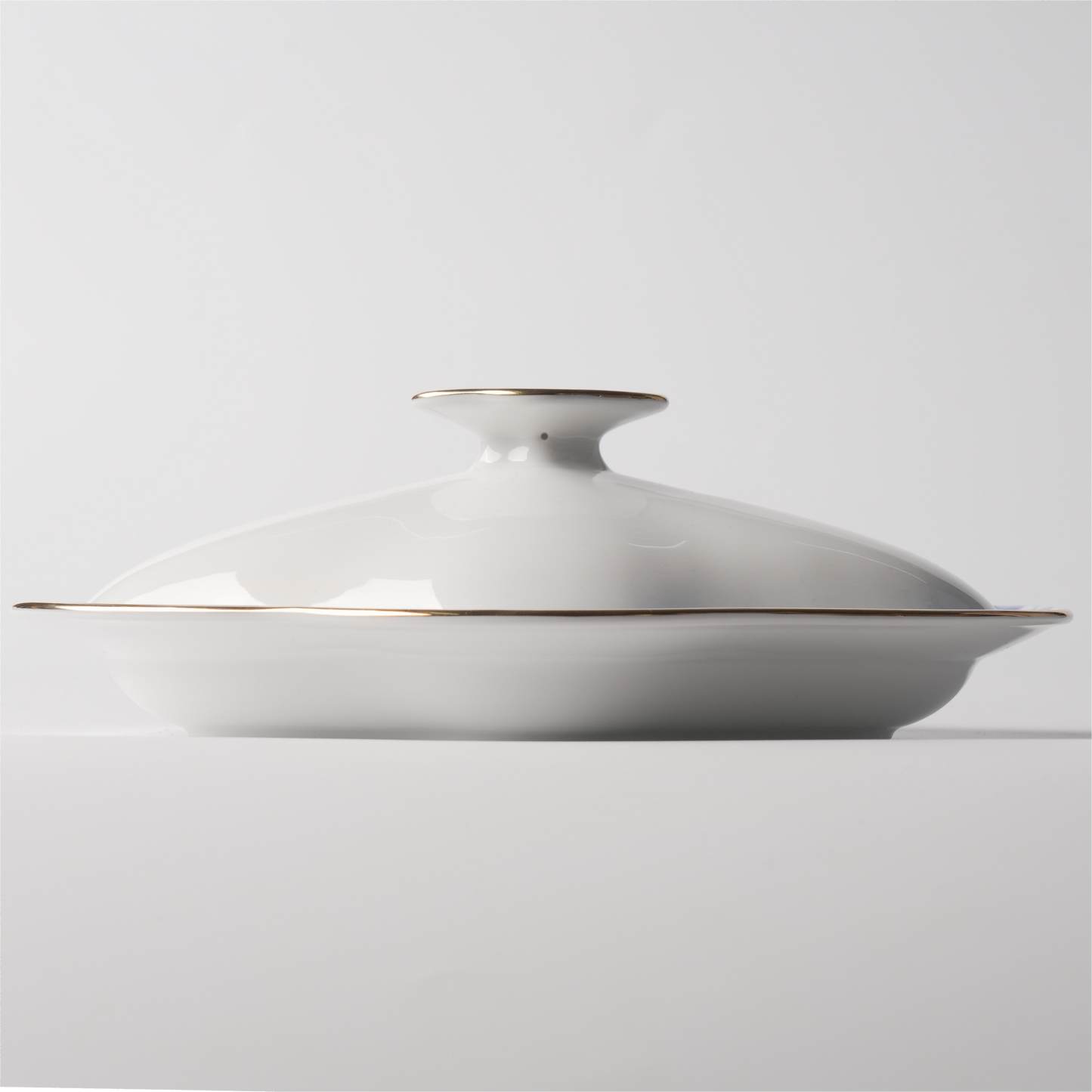 Chrysanthemum & Golden Ginkgo — 11" Baoxiang Divided Platter with Ice Dome Lid