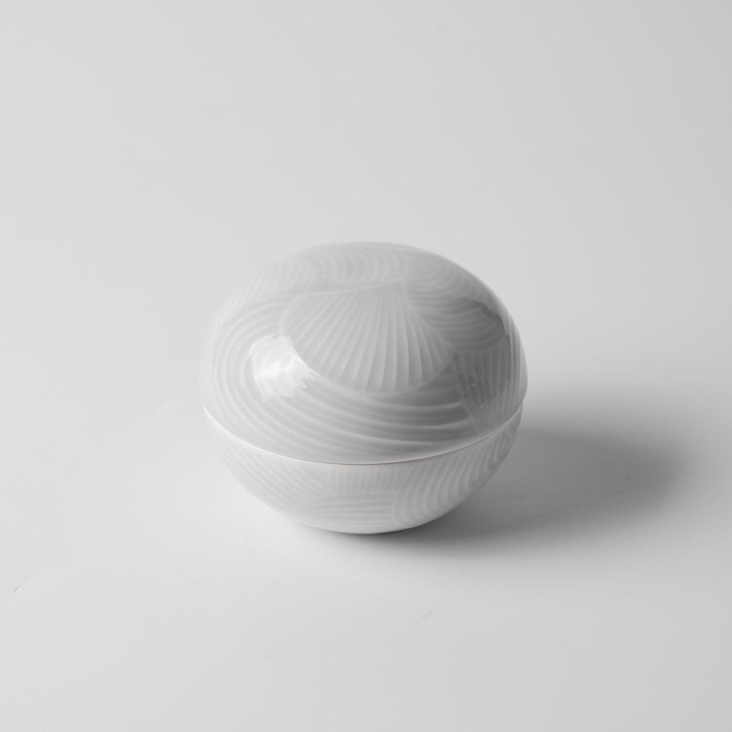 Bamboo Shadow Plate & Sphere Lidded Vessel Set