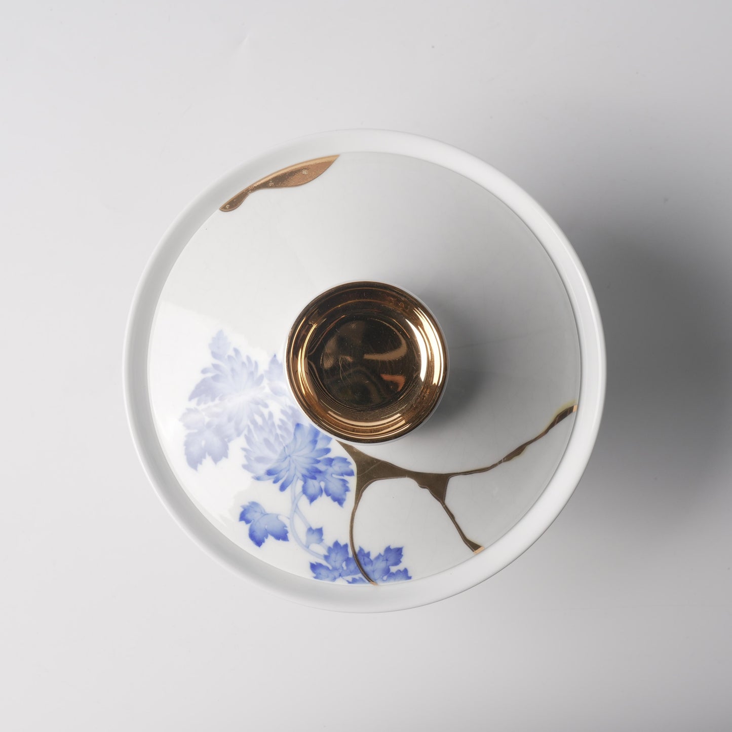 Chrysanthemum & Golden Ginkgo — 7.5" Song Porcelain Covered Bowl with Warming Stand