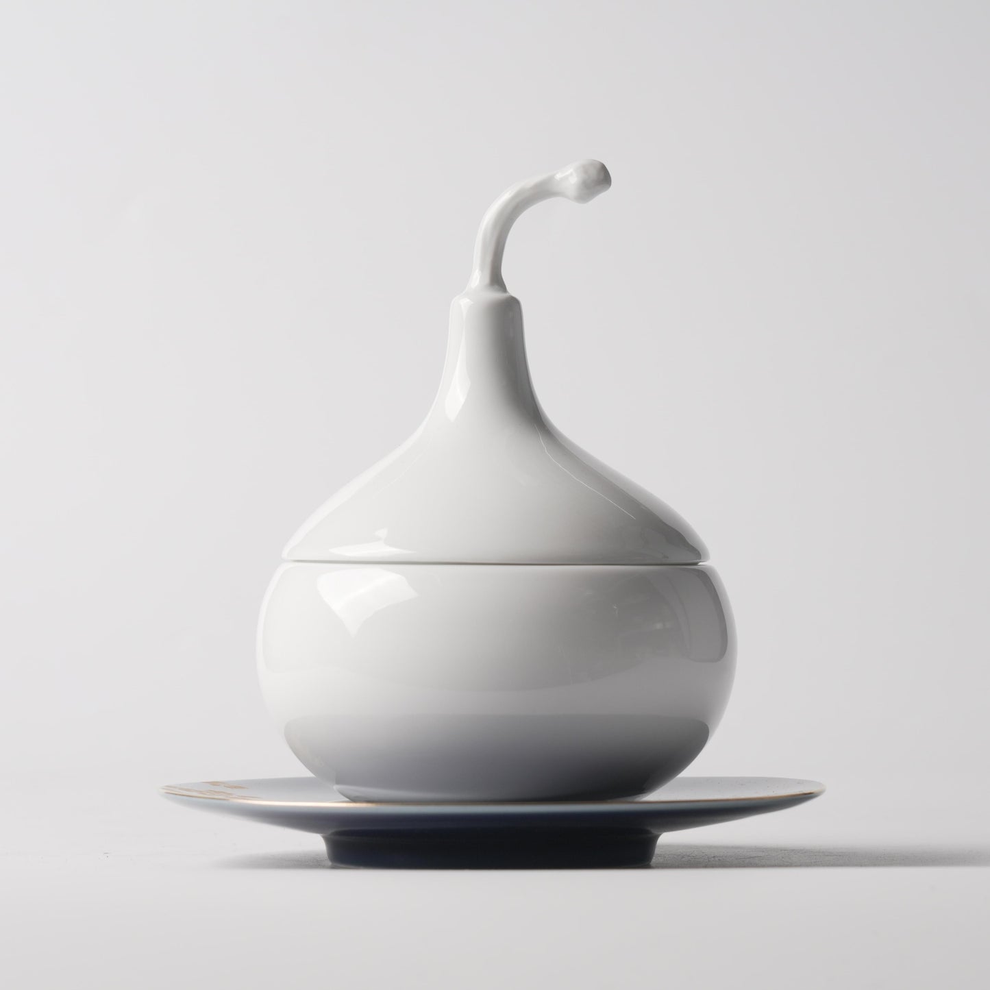 Fu Lu Gold — 6.5" Tengyun Saucer & Meissen White Gourd Double-Boiler Jar