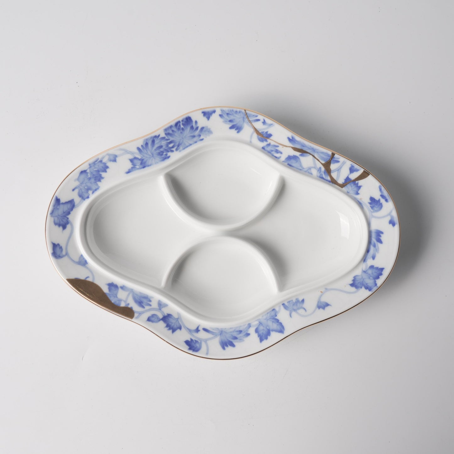 Chrysanthemum & Golden Ginkgo — 11" Baoxiang Divided Platter with Ice Dome Lid