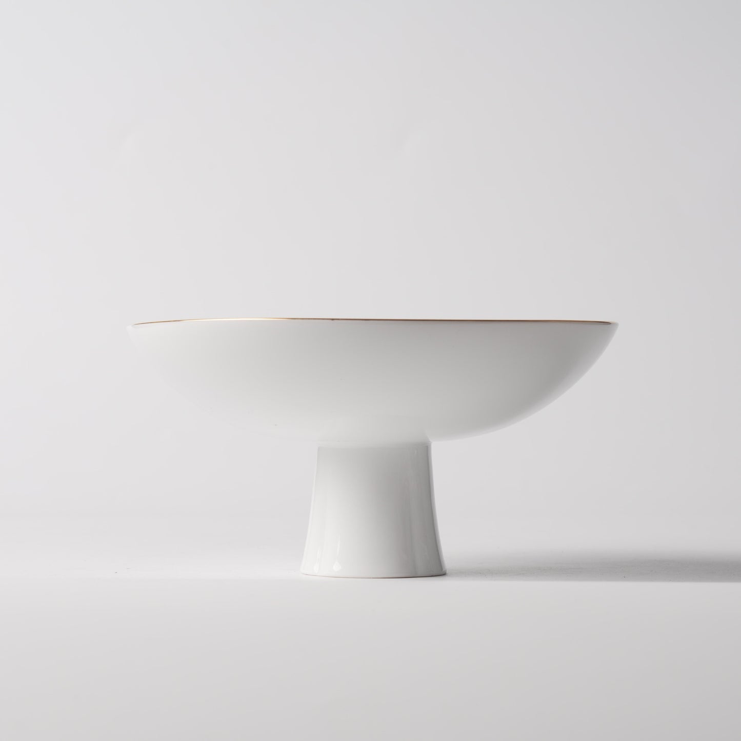 Gold Kintsugi — 8.3" Begonia Footed Soup Bowl in High-White Porcelain