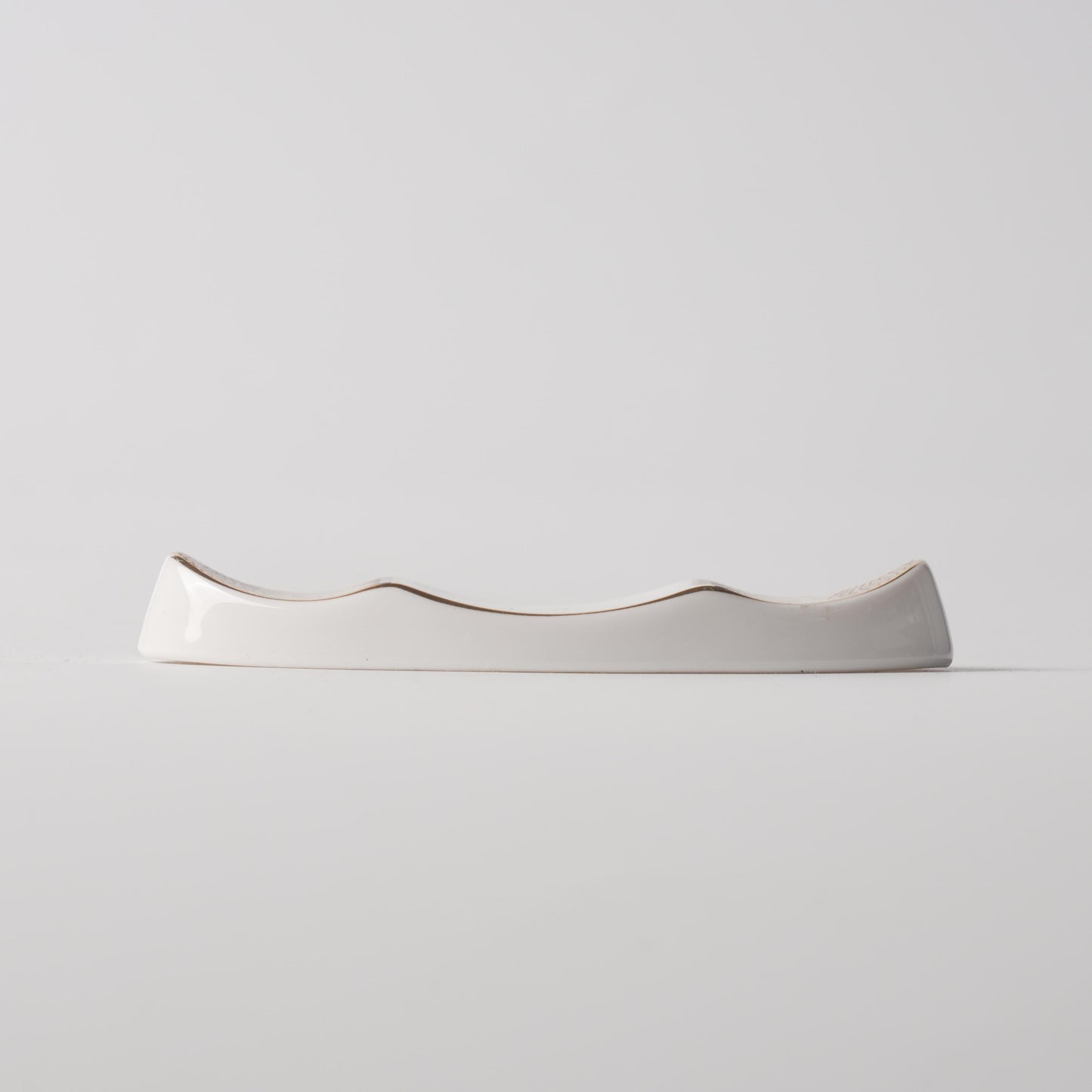 Gold Thread — Bohai Chopstick Rest