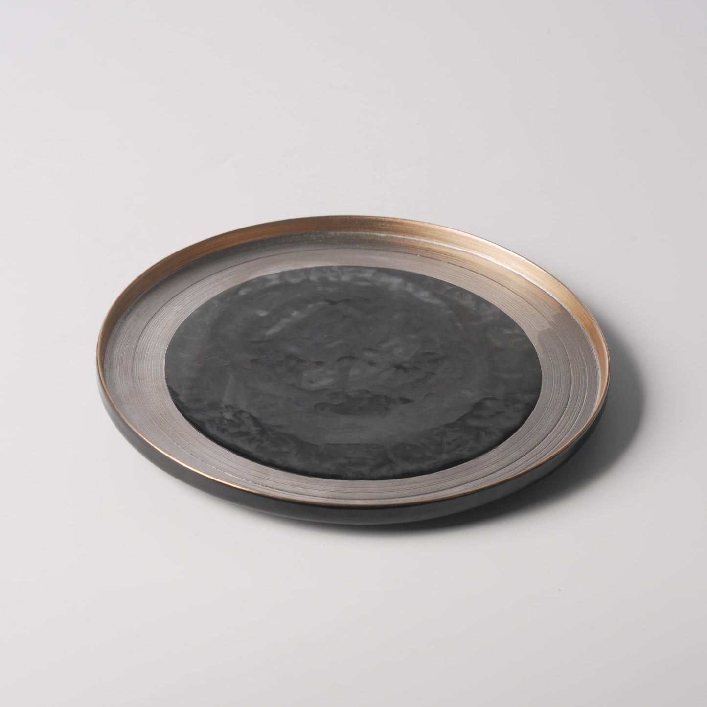 Black Cloud Texture Gold-Rim Round Plate