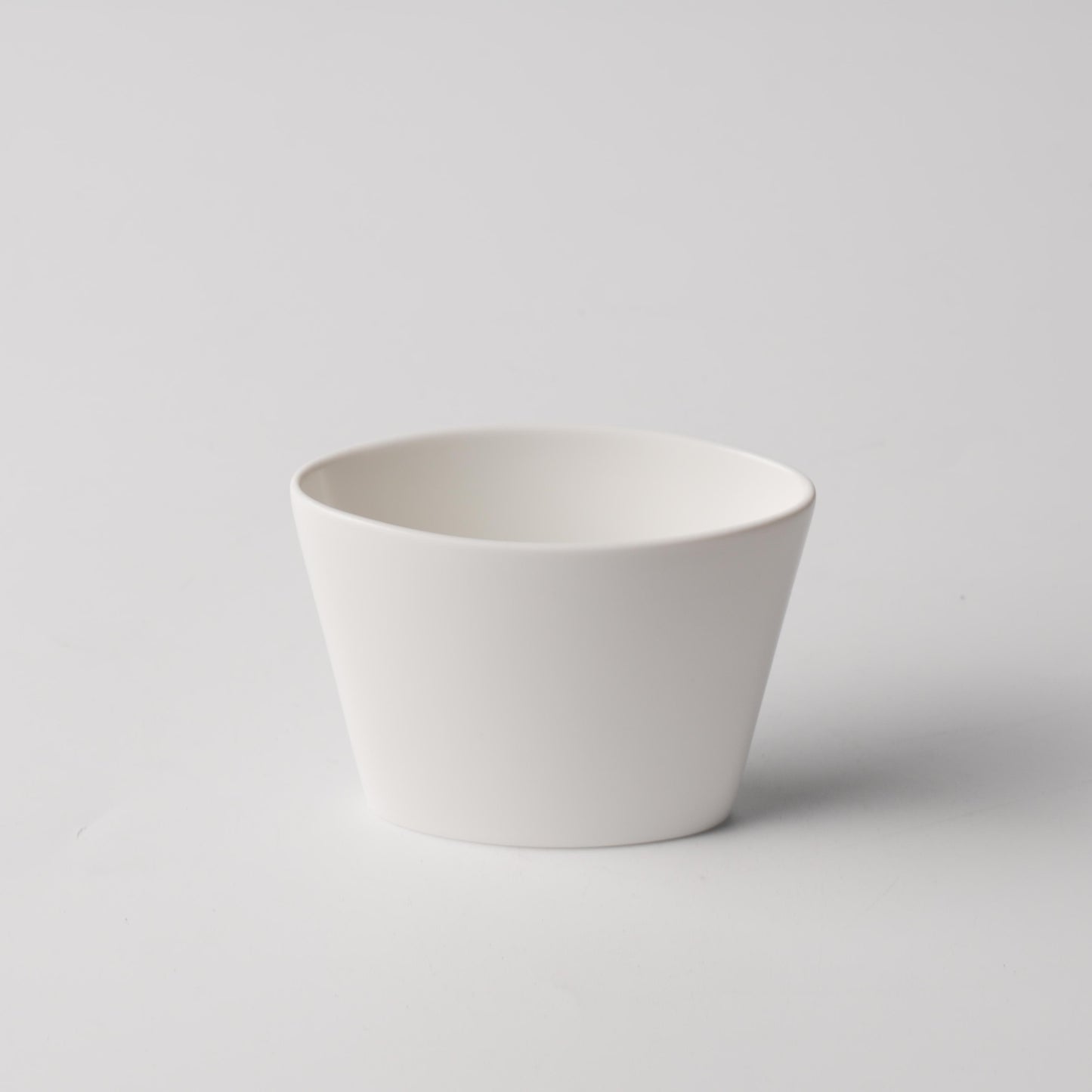 Dot Pearl White Porcelain Flat Oval Bowl